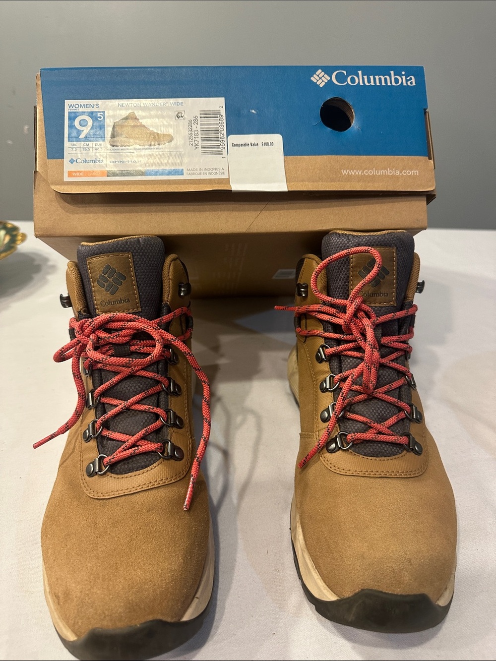 Columbia Women’s Tan Hiking Boots with Red Laces, 9.5, waterproof